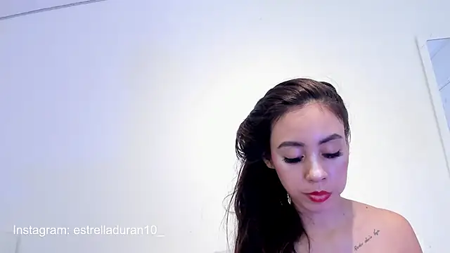 Snapshot of Estrella_Duran chatting on 12-17-24, 10:54 Estrella Duran online show from 12-17-24, 10:54