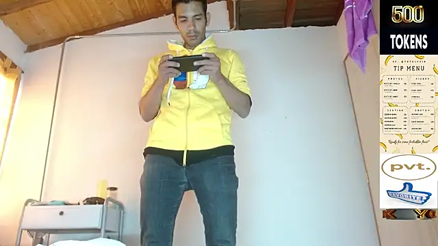 Snapshot of JohanyLatino chatting on 05-12-26, 10:07 JohanyLatino online show from 05-12-26, 10:07
