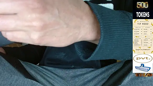 Snapshot of JohanyLatino chatting on 06-04-26, 11:00 JohanyLatino online show from 06-04-26, 11:00