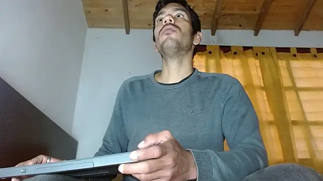 Snapshot of JohanyLatino chatting on 06-21-26, 11:07 JohanyLatino online show from 06-21-26, 11:07