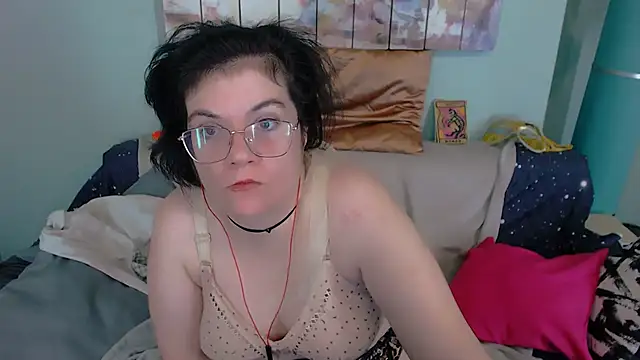 EverlyRays online show from 11-13-25, 04:06