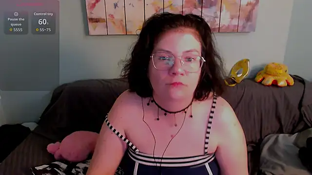 Snapshot of EverlyRays chatting on 06-16-26, 05:26 EverlyRays online show from 06-16-26, 05:26