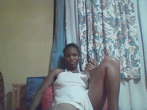 Snapshot of Smillie_prety chatting on 06-22-26, 05:43 Smillie prety online show from 06-22-26, 05:43