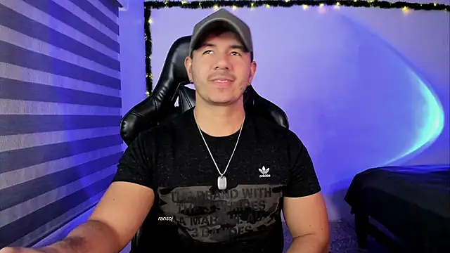 Snapshot of ransoj chatting on 02-13-26, 11:45 ransoj online show from 02-13-26, 11:45