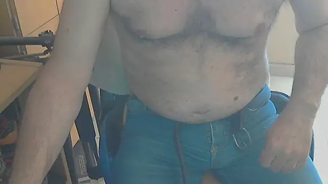 Snapshot of angelgarcia269 chatting on 12-16-24, 12:06 angelgarcia269 online show from 12-16-24, 12:06