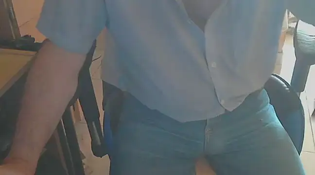 Snapshot of angelgarcia269 chatting on 02-16-25, 02:54 angelgarcia269 online show from 02-16-25, 02:54