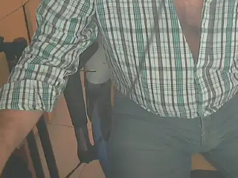 Snapshot of angelgarcia269 chatting on 03-11-25, 03:23 angelgarcia269 online show from 03-11-25, 03:23