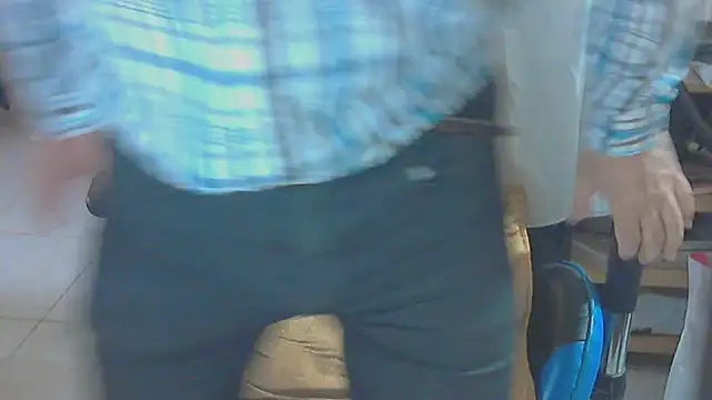 Snapshot of angelgarcia269 chatting on 09-27-25, 12:43 angelgarcia269 online show from 09-27-25, 12:43