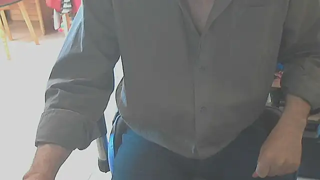 Snapshot of angelgarcia269 chatting on 10-20-25, 11:21 angelgarcia269 online show from 10-20-25, 11:21