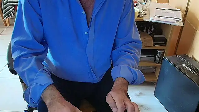 Snapshot of angelgarcia269 chatting on 11-01-25, 12:51 angelgarcia269 online show from 11-01-25, 12:51