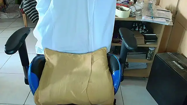 Snapshot of angelgarcia269 chatting on 11-04-25, 11:53 angelgarcia269 online show from 11-04-25, 11:53