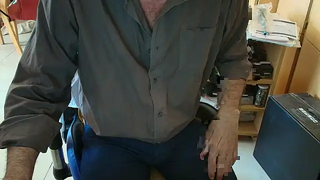 Snapshot of angelgarcia269 chatting on 11-05-25, 11:54 angelgarcia269 online show from 11-05-25, 11:54