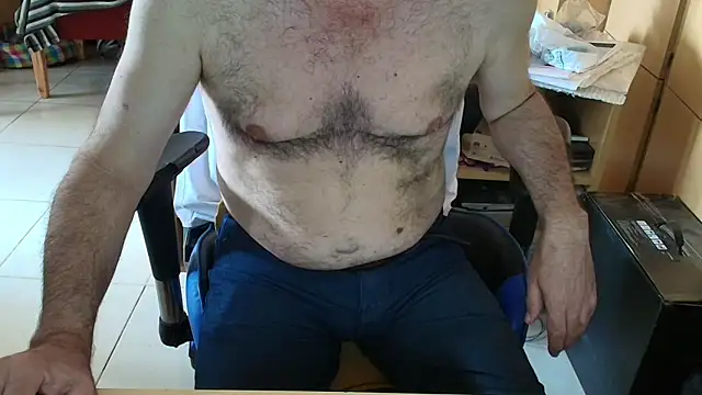 Snapshot of angelgarcia269 chatting on 11-16-25, 12:00 angelgarcia269 online show from 11-16-25, 12:00