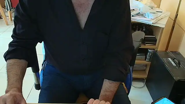 Snapshot of angelgarcia269 chatting on 11-17-25, 11:16 angelgarcia269 online show from 11-17-25, 11:16