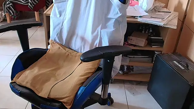 Snapshot of angelgarcia269 chatting on 11-20-25, 11:54 angelgarcia269 online show from 11-20-25, 11:54