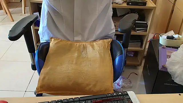 Snapshot of angelgarcia269 chatting on 12-16-25, 11:59 angelgarcia269 online show from 12-16-25, 11:59