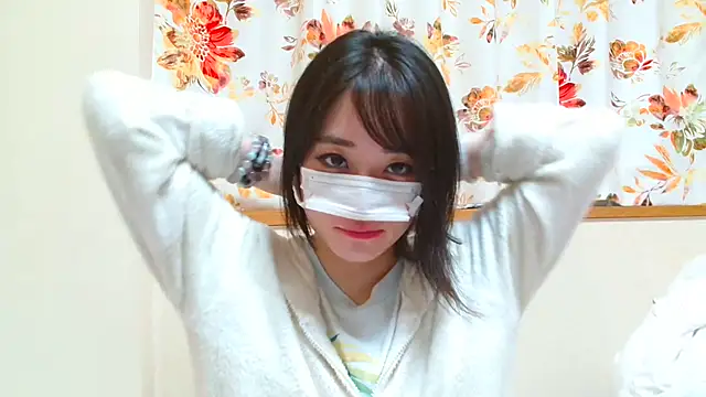 liliyRiSAcha-n online show from 04-10-26, 07:35