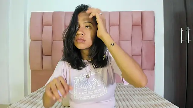 JuliKim  online show from 10-16-25, 12:39