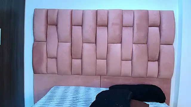 JuliKim  online show from 02-21-26, 01:01