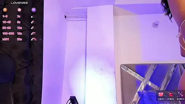 Snapshot of Fenty_XX chatting on 01-12-25, 06:16 Fenty XX online show from 01-12-25, 06:16