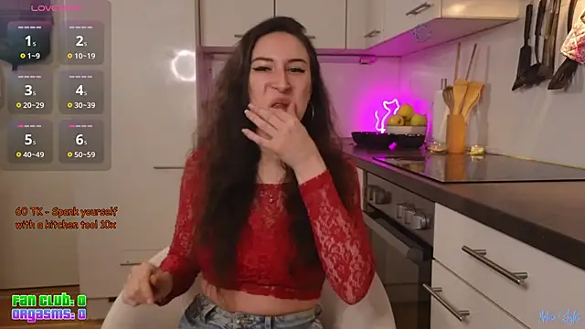 Snapshot of melinastyles chatting on 11-28-25, 07:38 melinastyles online show from 11-28-25, 07:38