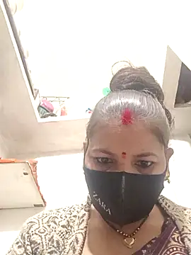 Snapshot of Riyaa-Devi chatting on 12-21-25, 05:42 Riyaa-Devi online show from 12-21-25, 05:42