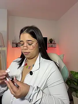 tati reyess online show from 10-06-25, 01:19