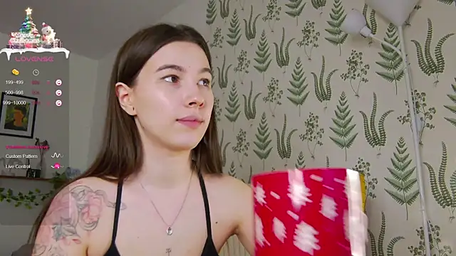 Snapshot of Marie_Diaze chatting on 12-10-24, 11:54 Marie Diaze online show from 12-10-24, 11:54