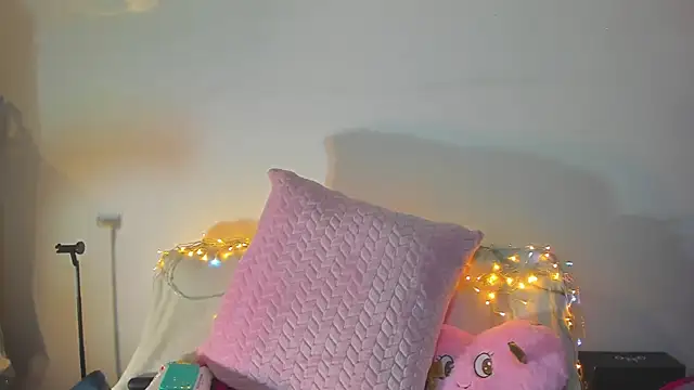 Snapshot of Natalia_Suarez chatting on 09-18-25, 02:13 Natalia Suarez online show from 09-18-25, 02:13