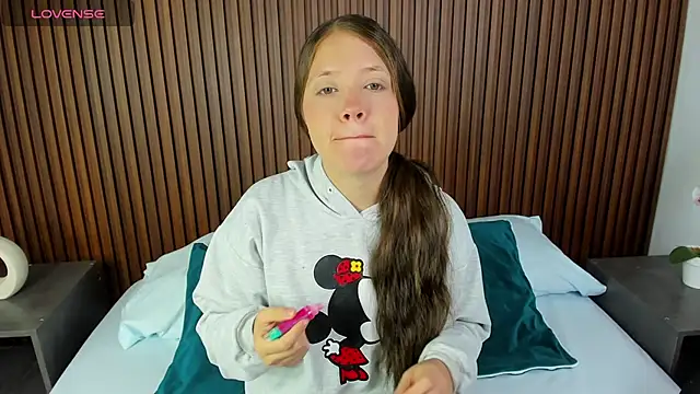 Snapshot of nataly_rodri chatting on 03-01-25, 12:01 nataly rodri online show from 03-01-25, 12:01