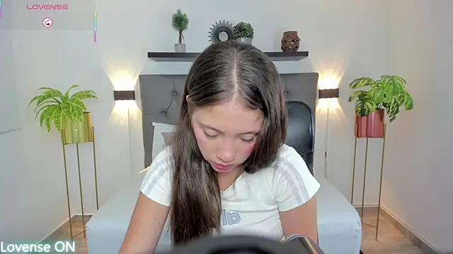 Snapshot of nataly_rodri chatting on 11-27-25, 02:02 nataly rodri online show from 11-27-25, 02:02