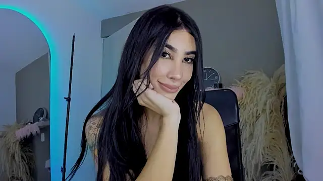 Snapshot of GarciaMilu chatting on 11-28-25, 02:25 GarciaMilu online show from 11-28-25, 02:25