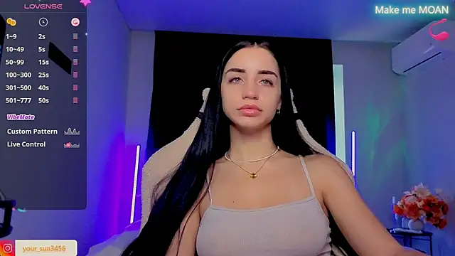 Snapshot of Kemi__Jordan chatting on 11-10-25, 08:13 Kemi Jordan online show from 11-10-25, 08:13