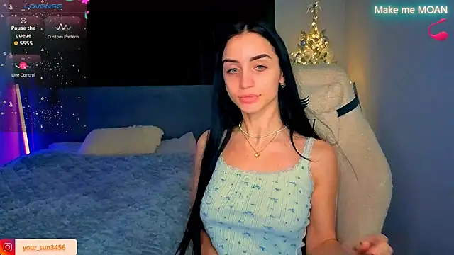 Snapshot of Kemi__Jordan chatting on 12-18-25, 05:30 Kemi Jordan online show from 12-18-25, 05:30