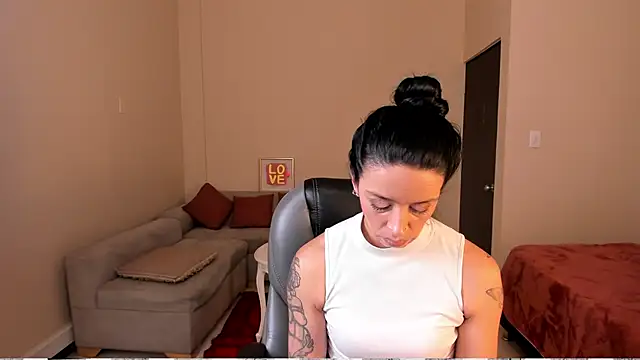 Kristen Garner online show from 04-01-26, 08:06