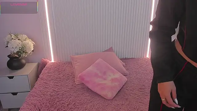 EmilyEvans7 online show from 03-05-26, 07:54