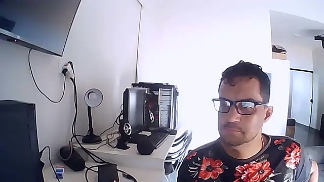 Snapshot of david_hotwheels chatting on 10-25-25, 04:46 david hotwheels online show from 10-25-25, 04:46