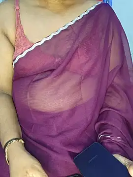 Snapshot of Malluivaniya chatting on 06-27-26, 05:51 Malluivaniya online show from 06-27-26, 05:51