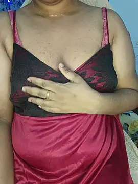 Snapshot of Malluivaniya chatting on 07-17-26, 05:40 Malluivaniya online show from 07-17-26, 05:40