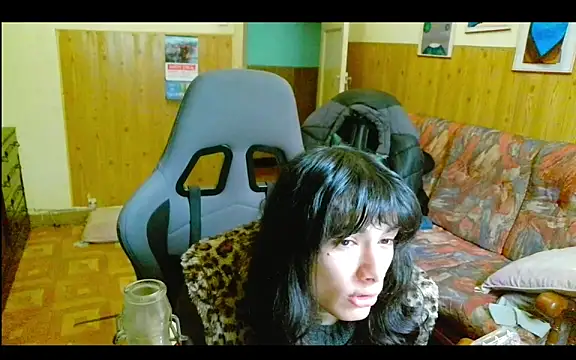 calliemaggotbone online show from 12-18-25, 02:34