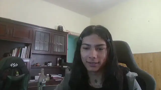 calliemaggotbone online show from 04-17-26, 10:40