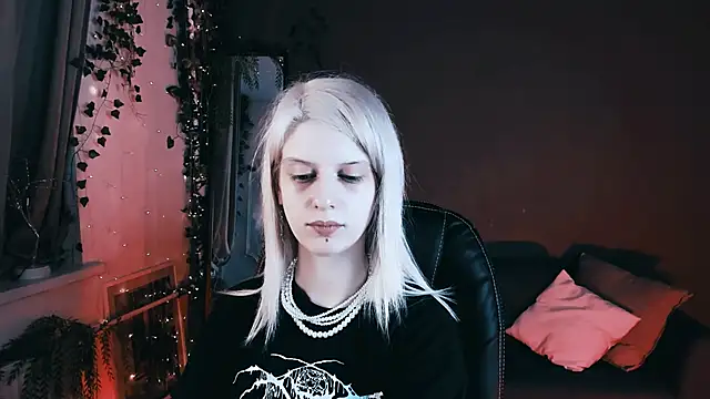 Noah ElmerX online show from 09-09-25, 04:06