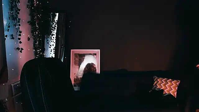 Noah ElmerX online show from 10-05-25, 07:17