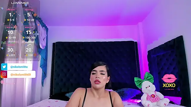 Snapshot of nikolsmithh chatting on 10-28-25, 06:32 nikolsmithh online show from 10-28-25, 06:32