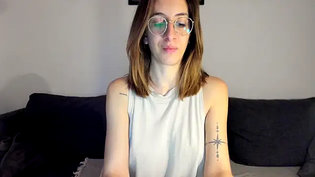 Snapshot of DesireMore90 chatting on 02-10-25, 09:36 DesireMore90 online show from 02-10-25, 09:36