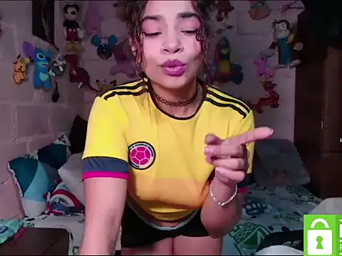 Selenne Jones online show from 07-17-26, 02:34