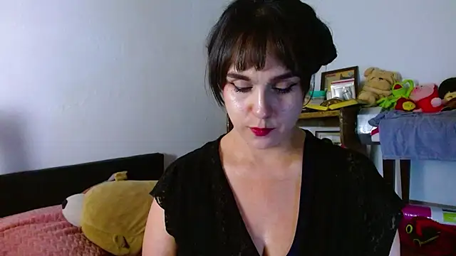 Snapshot of collette_beaufoy_ chatting on 06-12-26, 06:23 collette beaufoy online show from 06-12-26, 06:23