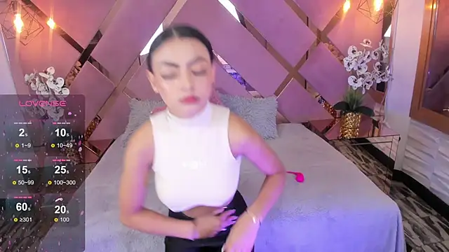 SHANONCLARK online show from 01-31-25, 07:18