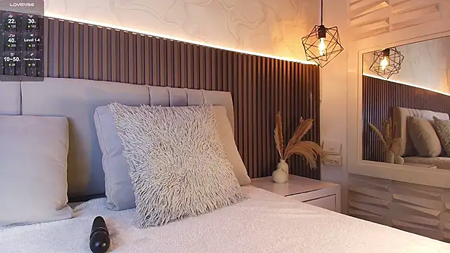 SHANONCLARK online show from 12-16-25, 07:08