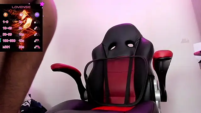 Snapshot of Aron_Baylor chatting on 11-19-25, 06:57 Aron Baylor online show from 11-19-25, 06:57